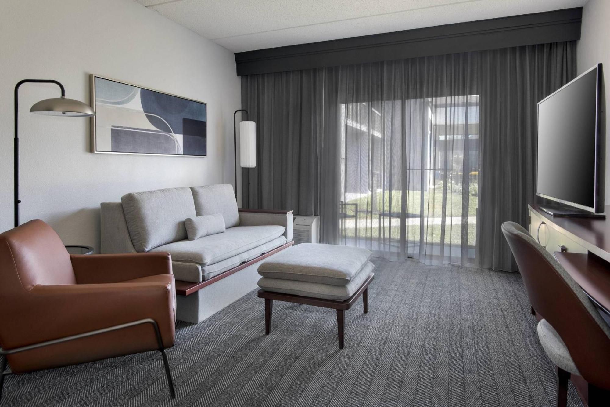 Courtyard By Marriott Poughkeepsie Hotel Exterior photo