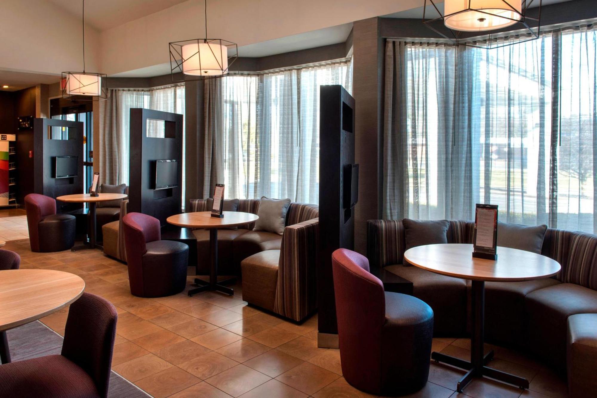 Courtyard By Marriott Poughkeepsie Hotel Exterior photo
